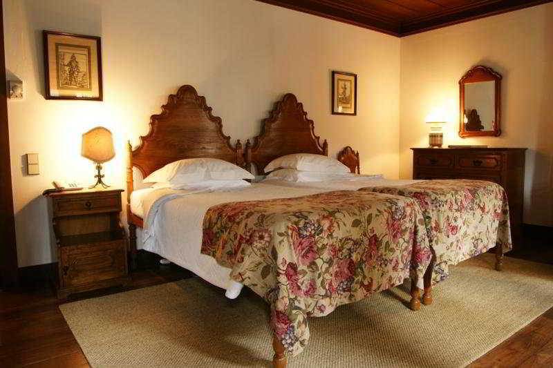 Hotel Da Oliveira Guimarães Extérieur photo